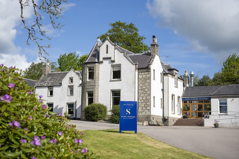 Saplinbrae Hotel & Lodges — Mintlaw (north Aberdeenshire countryside)