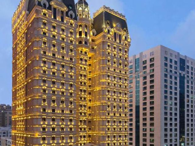 Royal Rose Hotel Abu Dhabi, Curio Collection by Hilton — 1.7 km away from Cleveland Clinic Abu Dhabi
