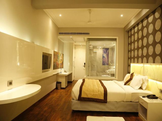 Hotel Orange — 1.6 km away from Agra Fort