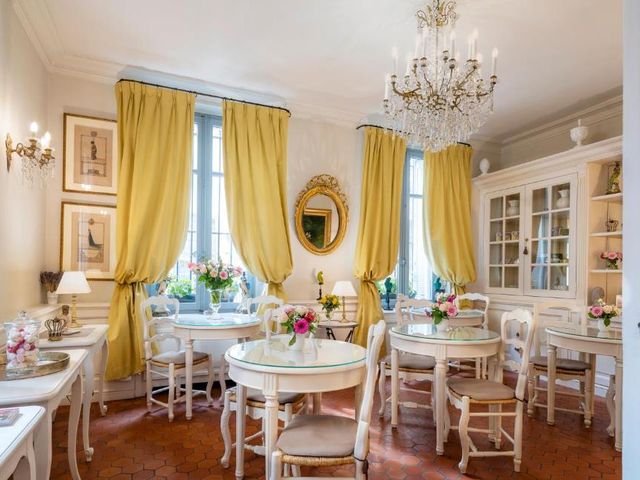 Les Quatre Dauphins — 250 m away from Cours Mirabeau Aix-en-Provence
