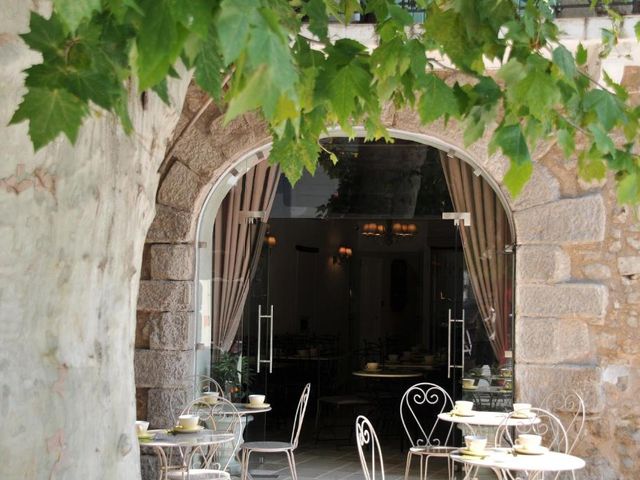 Logis Hôtel la Vallée de l'Arc — 10.7 km away from Mont Sainte-Victoire Aix