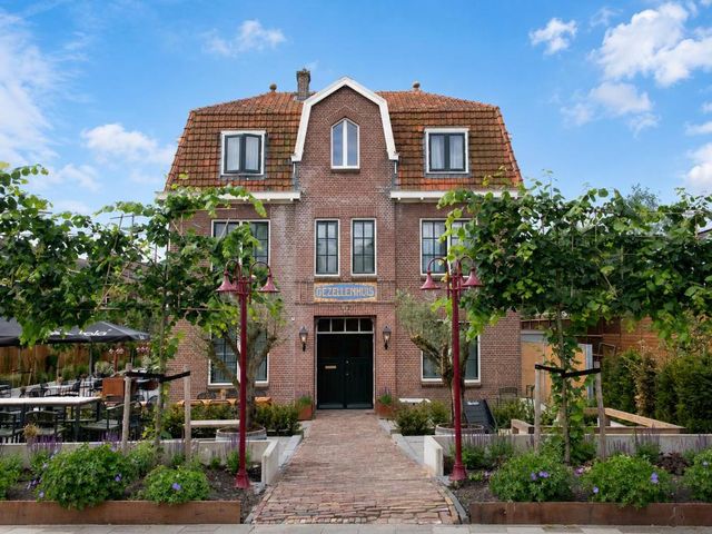 Boetiekhotel Het Gezellenhuis — 3.7 km away from Amsterdam UMC