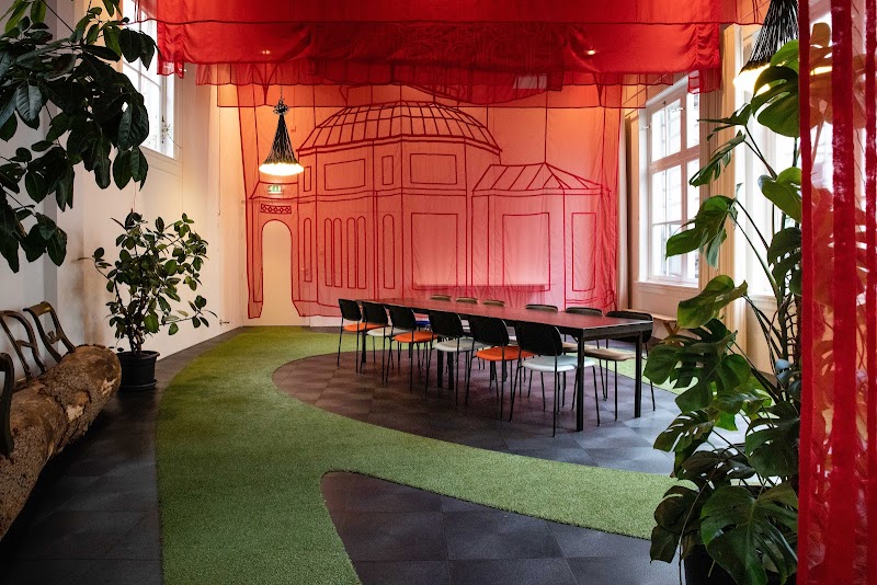 Hotel Droog — Red Light District / Centrum