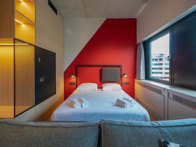 Via Suites — 1.6 km away from AFAS Live