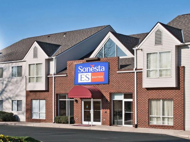 Sonesta ES Suites Annapolis — 500 m away from Annapolis Harbour