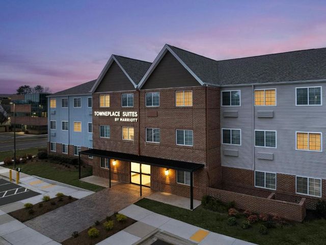 TownePlace Suites by Marriott Annapolis — 600 m away from Annapolis Harbour