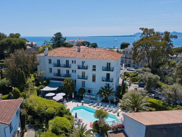 Hôtel La Villa Cap d’Antibes — 1.2 km away from Cap d'Antibes