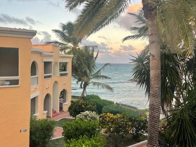 Northshore Seaside Suites — 3.8 km from the airport