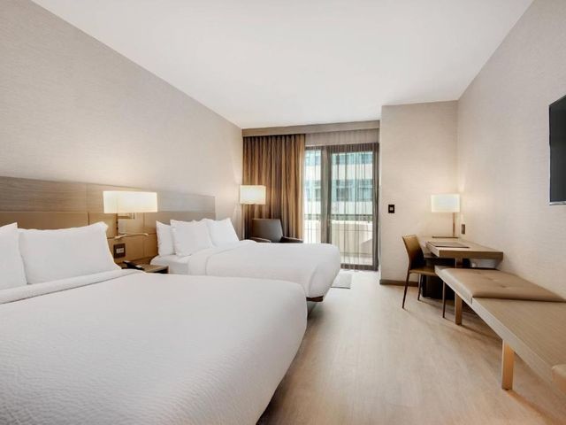 AC Hotel Asheville Downtown — 2.6 km away from UNC Asheville