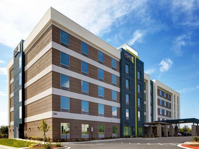 Home2 Suites By Hilton Asheville Airport — 1.4 km from the airport