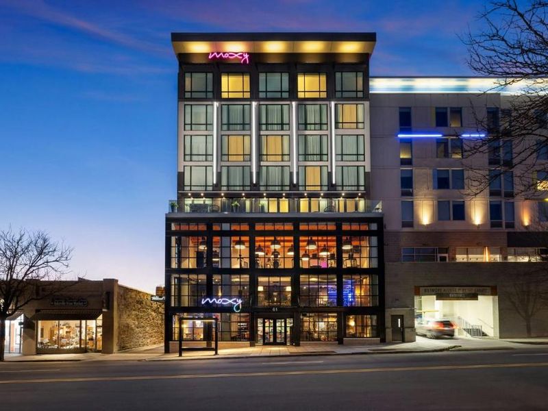 Moxy Asheville Downtown — Downtown Asheville