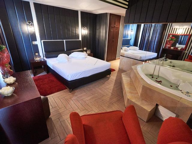 Atlantic Hotel — 800 m away from SNFCC Athens