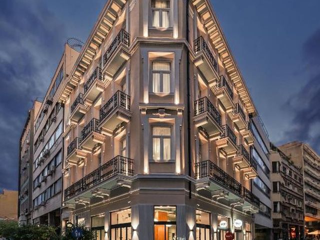 Praxitelous Luxury Suites — 400 m away from University of Athens