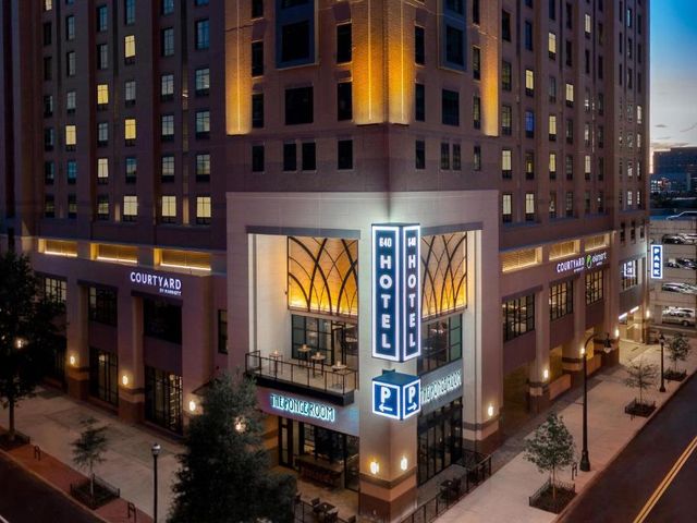 Courtyard by Marriott Atlanta Midtown — 1.1 km away from Georgia Tech