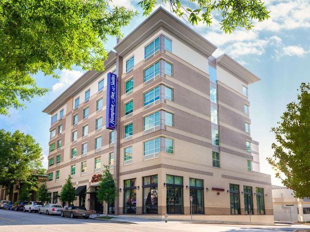 Hampton Inn & Suites Atlanta Decatur/Emory — 2.9 km away from Emory University Hospital