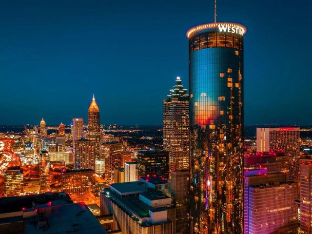 The Westin Peachtree Plaza, Atlanta — 1.4 km away from Martin Luther King Jr. National Historic Site