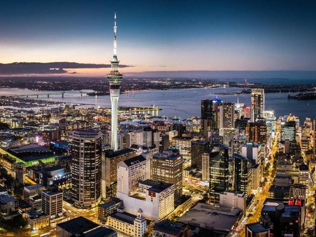 Crowne Plaza Auckland by IHG — 1.3 km away from Auckland City Hospital