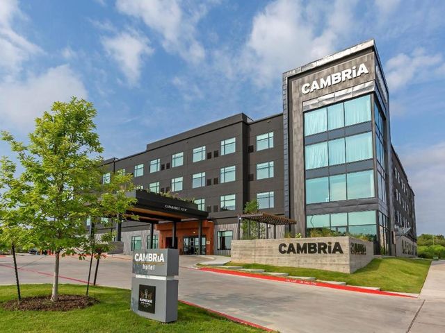 Cambria Hotel Austin Airport — 3 km from the airport