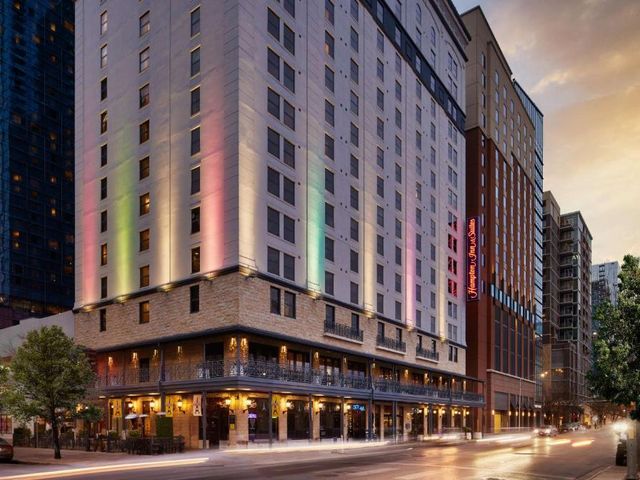 Hampton Inn & Suites Austin - Downtown — 150 m away from Permissionless