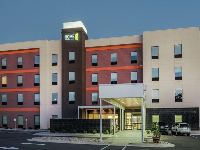 Home2 Suites By Hilton Austin Airport — 3.1 km from the airport