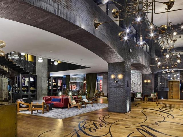 Hotel Van Zandt — 450 m away from Permissionless
