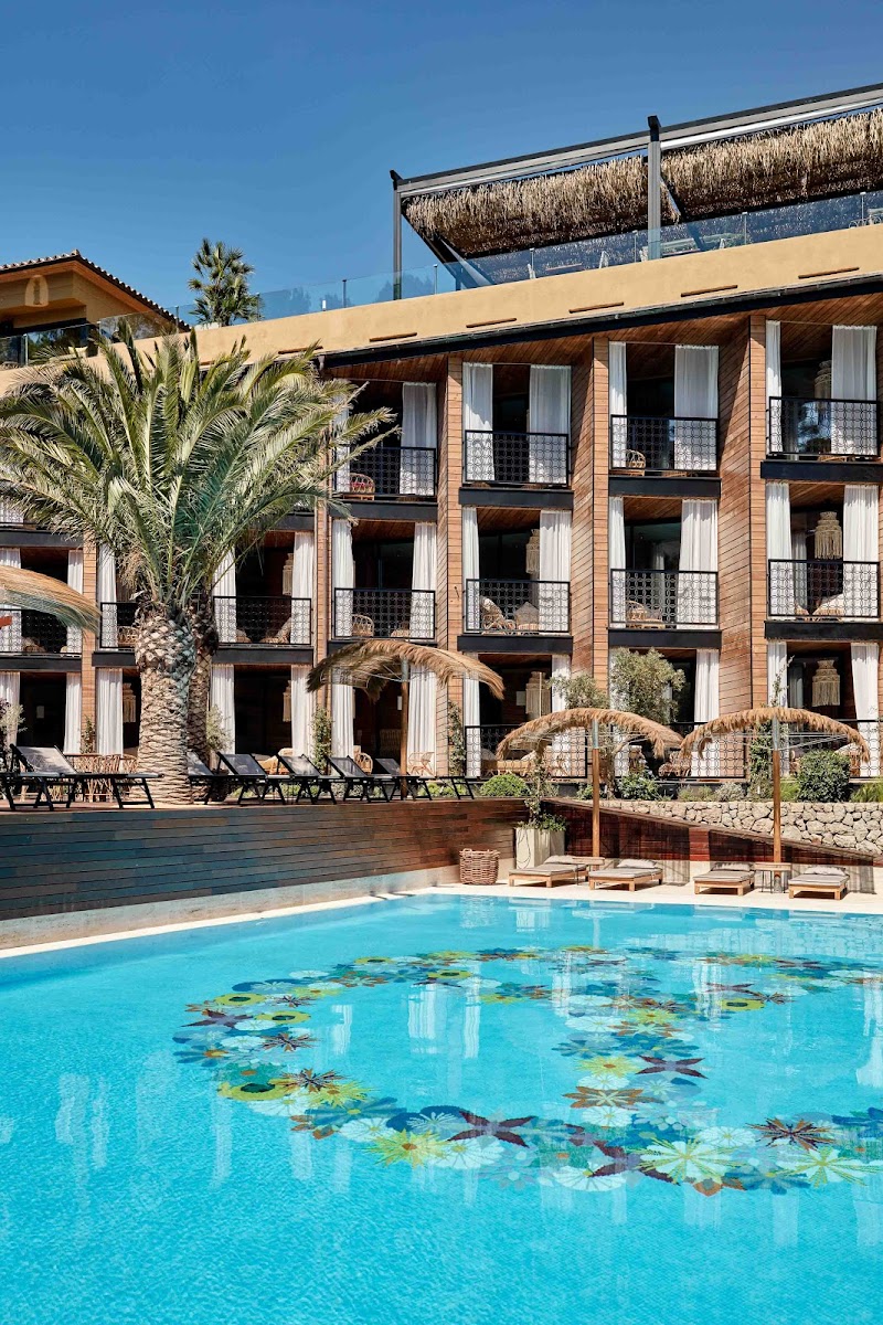 Bikini Hotel Bali — Batu Bolong, Canggu