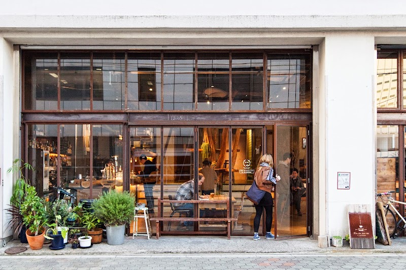 Nui Hostel & Bar Lounge — Asakusa / Kuramae