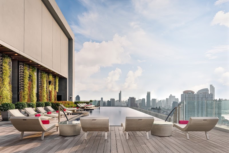 Avani Riverside Bangkok Hotel — Riverside / Thonburi