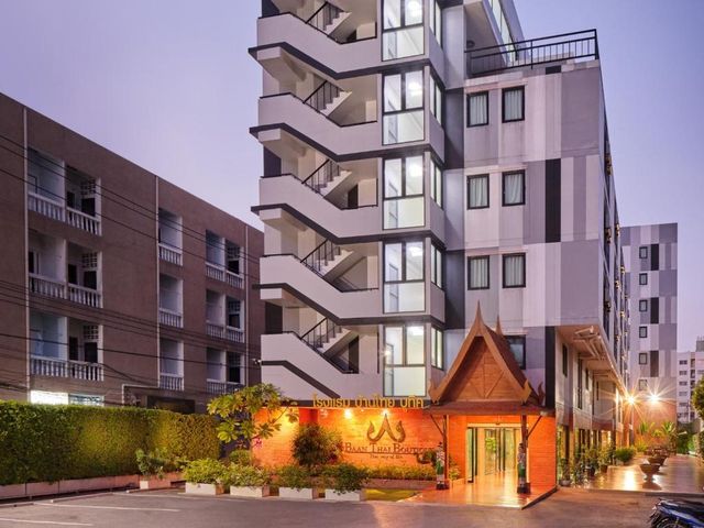 Baan Thai Boutique — 800 m away from Rajamangala National Stadium