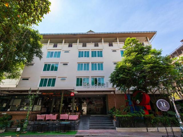 BB House Rambuttri2 บีบี เฮ้าส์ รามบุตรี2 — 800 m away from Siriraj Hospital