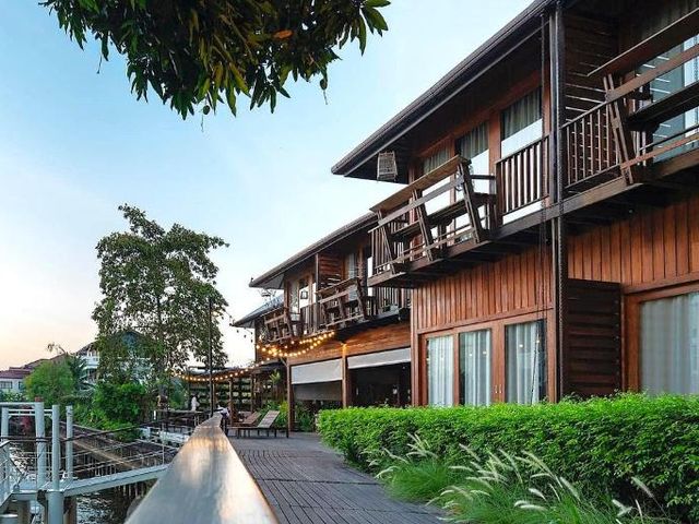 Chann Bangkok Noi — 250 m away from Siriraj Hospital