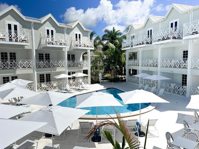South Point Hotel Inc — 5.2 km from the airport