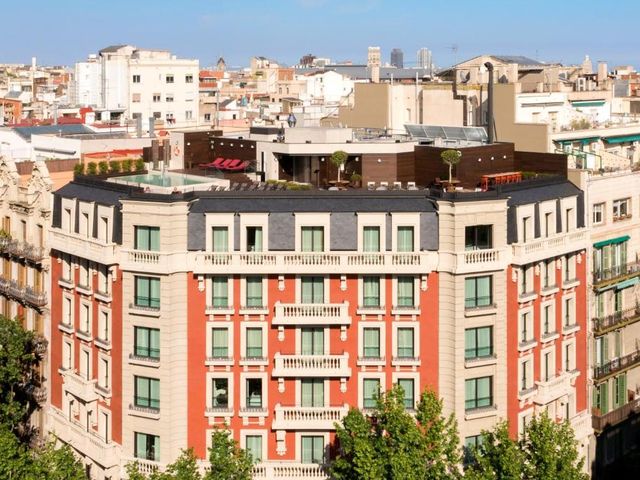 The Corner Hotel — 500 m away from Hospital Clinic de Barcelona