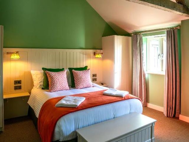 The Mitre Inn — 1.4 km away from Glastonbury Festival