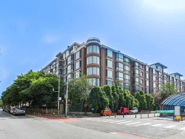 Beijing RJ Brown City Center Hotel Tian An Men Forbidden City — 800 m away from Temple of Heaven