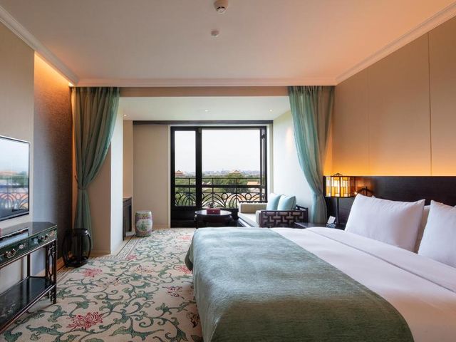 Grand Hotel Beijing Forbidden City — 900 m away from Tiananmen Square