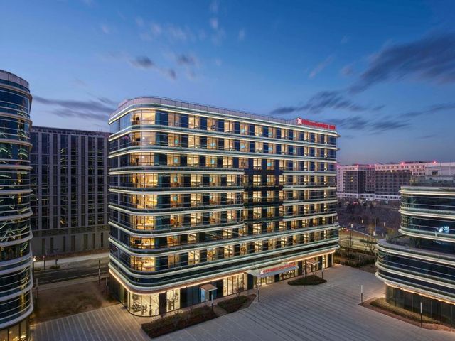 Hilton Garden Inn Beijing Daxing International Airport — 2.2 km from the airport