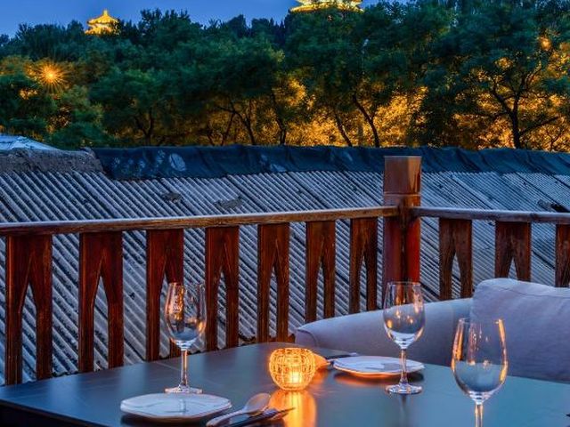 Jingshan Garden Courtyard Hotel Beijing Forbidden City Newly renovated Tianmen Wangfujing Gardenhutong BejjingCourtyard — 1.5 km away from Forbidden City