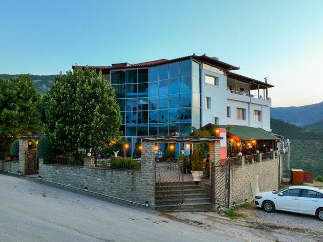 Hotel Kanione — 1.3 km away from Osum River Canyon Berat