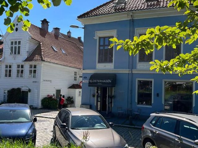 Klosterhagen Hotel — 600 m away from Bergenfest