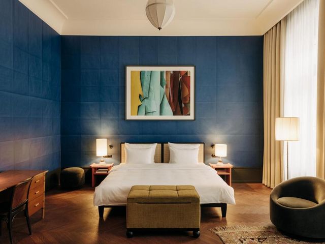 Boutique Hotel Château Royal — 500 m away from Brandenburg Gate