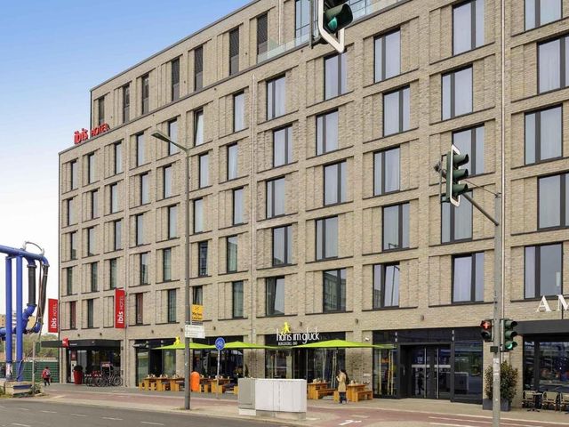 Ibis Berlin Hauptbahnhof — 200 m away from Berlin Hauptbahnhof