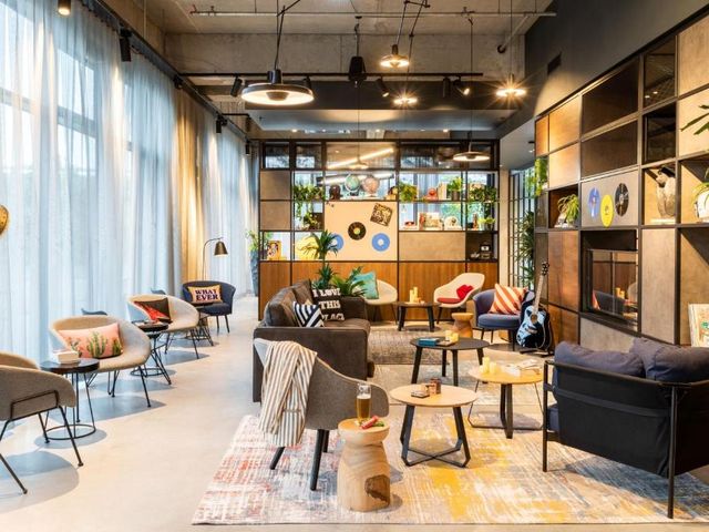 Moxy Berlin Airport — 2.7 km from the airport