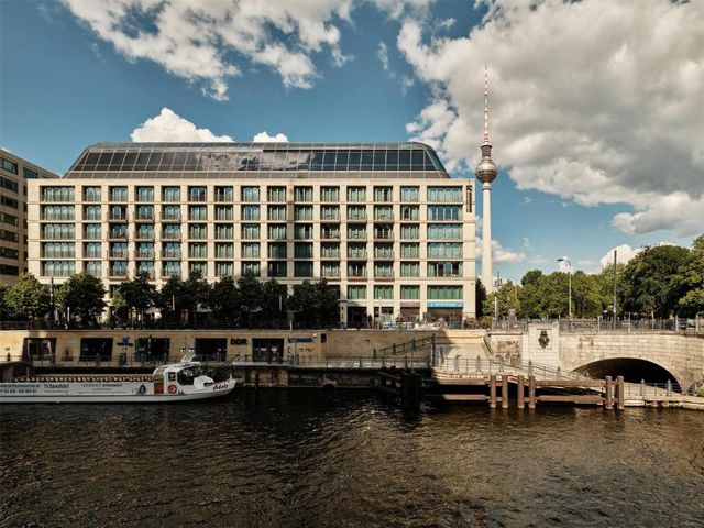 Radisson Collection Hotel, Berlin — 500 m away from Pergamon Museum
