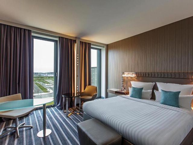Steigenberger Airport Hotel Berlin — 200 m from the airport