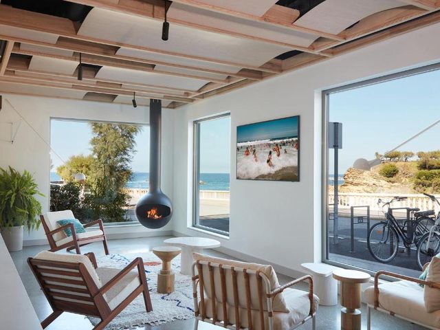 Hôtel de La Plage — 350 m away from Rocher de la Vierge Biarritz