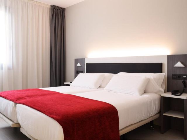 Hotel New Bilbao Airport — 1 km from the airport