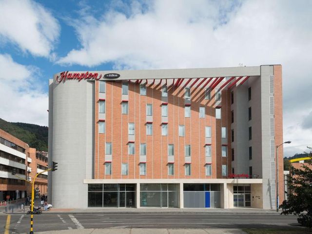 Hampton by Hilton Bogota Usaquen — 100 m away from Fundacion Santa Fe de Bogota