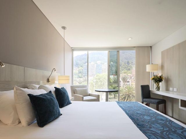 Hotel bh Bicentenario — 150 m away from Gold Museum Bogota