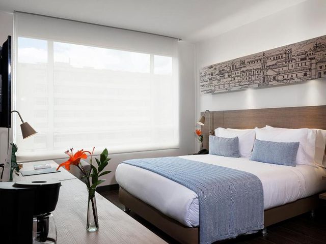 Hotel bh Usaquén — 200 m away from Fundacion Santa Fe de Bogota